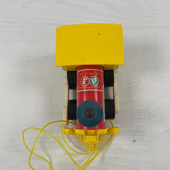 Vintage 1964 Fisher Price Toy - Toot-Toot Train Engine #643 with Pull String - Picture 9 of 9